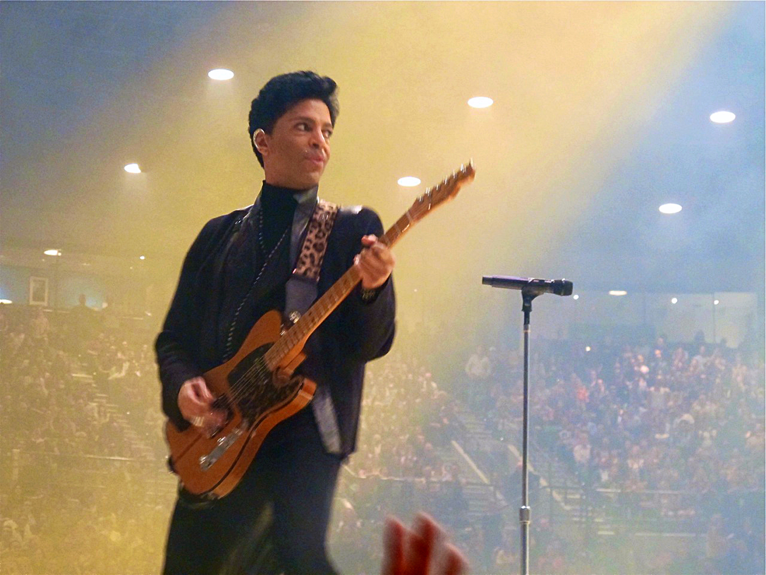 Prince performing Cream, the 1991 hit song that he explained he wrote