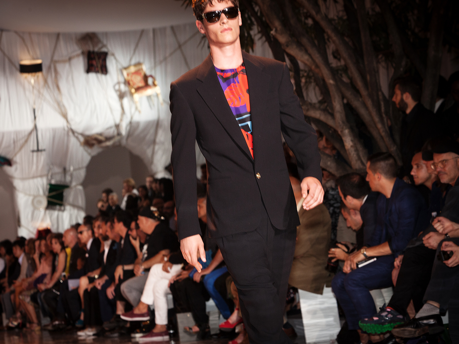 Versace Men's S/S 2015 show, Milan - purple FASHION